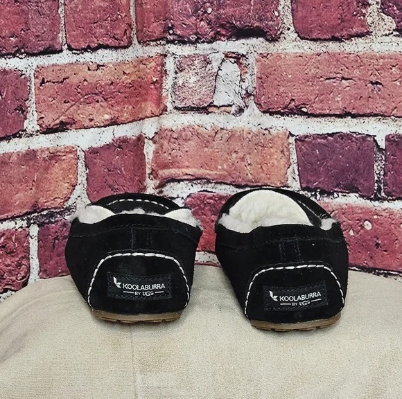 Koolaburra Black and White Cozy Slippers - Picture 5 of 7